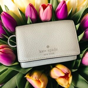 Kate Spade White Pebbled Leather Wallet With Key Chain.
